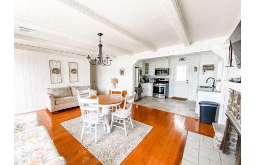 Livonia Center House | Charming cottage on Conesus Lake