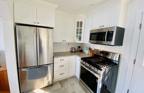 Livonia Center House | Charming cottage on Conesus Lake