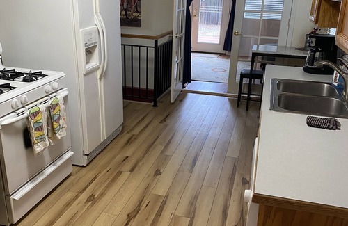 Fort Grounds House | Charming Cottage by the Lake - Family & Pet Friendly - Fort Grounds Neighborhood