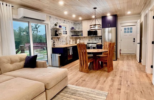 Mountain City Cottage | Charming cottage in the gorgeous Smoky Mountains