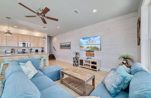 Gulf Shores House | Charming Cottage w/Gulf View, Beach Access & Pool