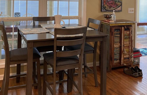 Guntersville House | Charming Cottage with Lake Guntersville View