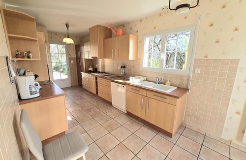 Tourtoirac Cottage | Charming cottage with fireplace in Dordogne