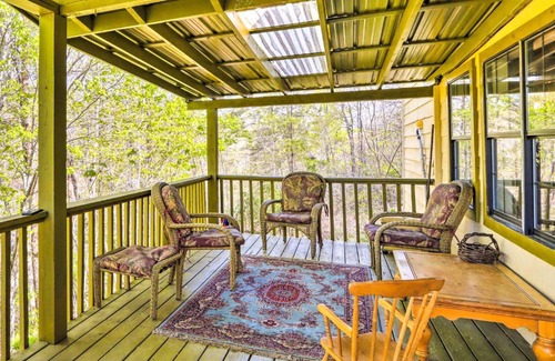 Foxfire Estates House | Charming Cottage with Deck in Blue Ridge!
