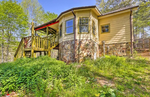 Foxfire Estates House | Charming Cottage with Deck in Blue Ridge!