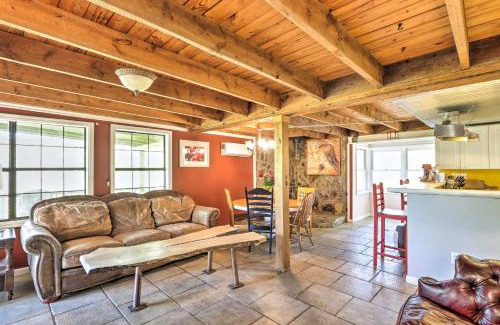 Foxfire Estates House | Charming Cottage with Deck in Blue Ridge!