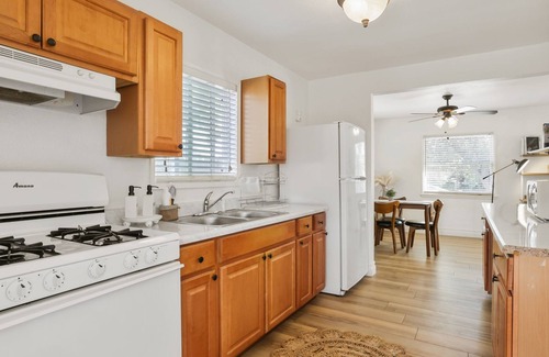 Tulare Cottage | Charming Cottage with Wi-Fi + Hot Tub