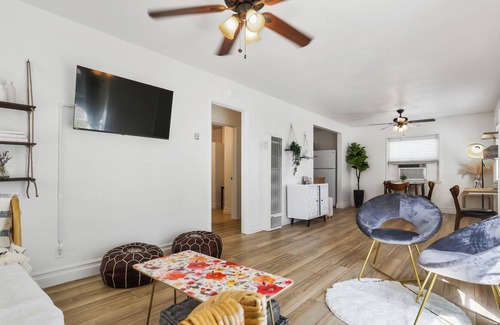 Tulare Cottage | Charming Cottage with Wi-Fi + Hot Tub