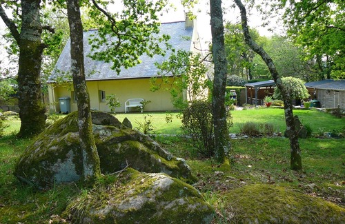 Plogonnec Villa | Charming country home