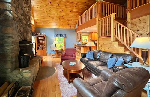 Newbury House | Charming Country Lodge with Modern Amenities
