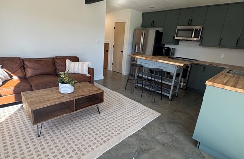 Fayetteville House | Charming Country Retreat, convenient to downtown Fayetteville, private garage