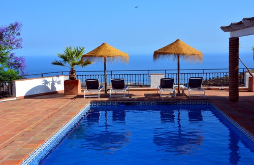 Sayalonga House | Charming country villa with breathtaking sea views