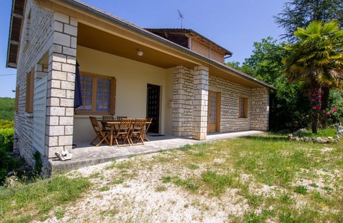Borreze Cottage | Charming Countryside Home: Terrace, BBQ, Wifi, Near Dordogne & Vézère Valleys