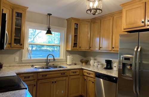 Lawrenceburg House | Charming & cozy 2-bedroom cottage in historic Lawrenceburg just 1 mile to town!