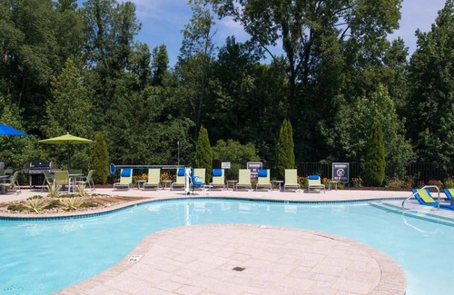 Huntersville Apartment | Charming & Cozy~ 2Bed 2Bath w/Patio!