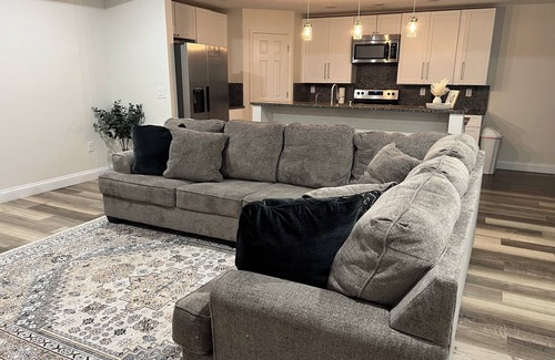 Sanford House | Charming & Cozy 3-bedroom house with WiFi, AC in Sanford near SFB