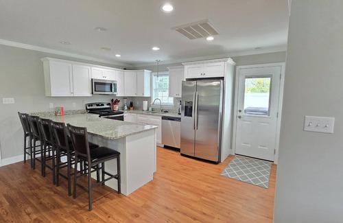 Swansboro House | Charming & Cozy 3bdr 2b Home in Heart of Swansboro Perfect for a Relaxing Stay!