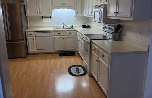 Cordova House | Charming & cozy 3BR 2B house in Cordova/Memphis within miles of entertainment.