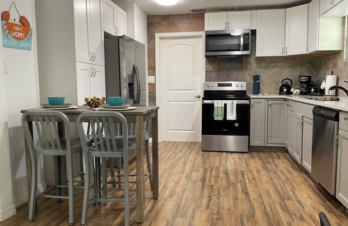 Osprey House | Charming cozy coastal house🐬minutes away from Venice beach