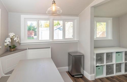 Coeur d'Alene House | Charming Cozy Cottage with Hot Tub
