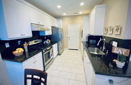 Southwest Anaheim House | Charming cozy home to stay with comfort