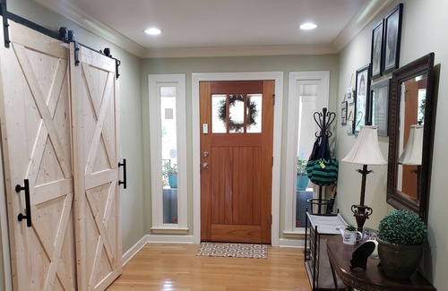Dallas House | Charming, Cozy, & Inviting Farmhouse (Listing is for 3 BR ONLY & NOT full house)