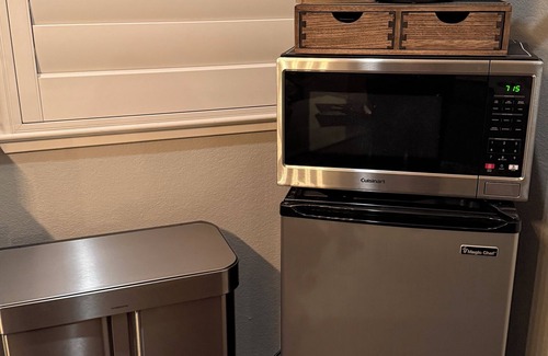 Manteca Apartment | Charming & Cozy One-Bedroom Studio – Your Perfect Getaway Awaits!