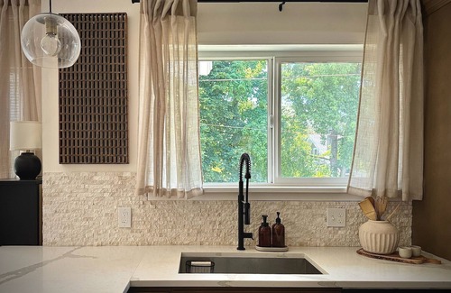 Ravenna House | Charming Craftsman Home-Away-from-Home in Ravenna with Luxury Gymn