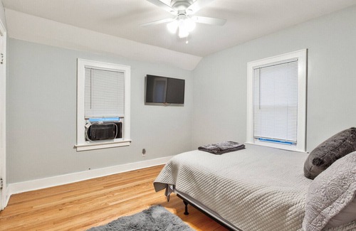 Southside House | Charming Cuse home close to downtown & university
