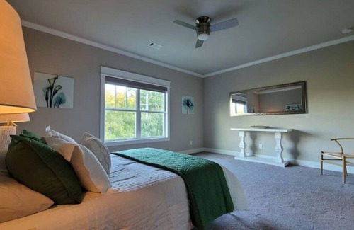 Suwanee House | Charming Custom Home in Historic Suwanee-Sleeps12