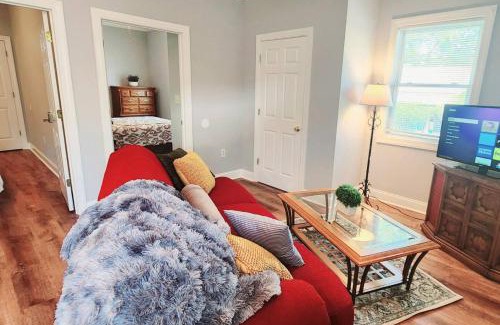 Athens House | Charming Cute Convenient 2 mi to Downtown and UGA
