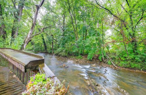 Damascus House | Charming Damascus Retreat with Deck and Creek Views!