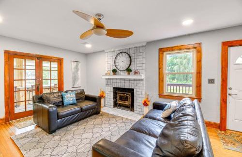 Damascus House | Charming Damascus Retreat with Deck and Creek Views!
