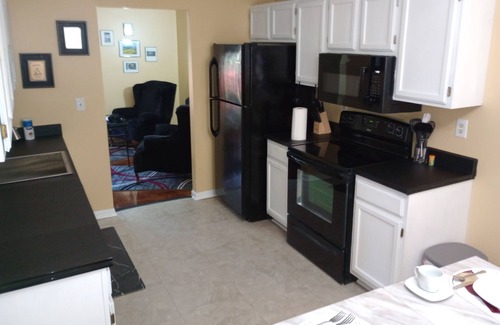 Odenton Condo | Charming Dc Metro: Your Perfect Odenton Getaway 3 Bedroom Condo by Redawning