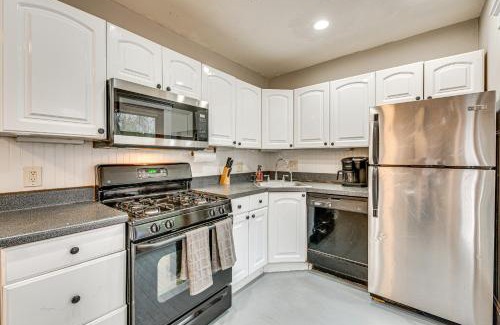 Oakhurst Apartment | Charming Decatur Oakhurst Bungalow with Patio!