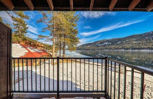 Truckee Condo | Charming Deluxe Studio w/Lake View #246 at Donner Lake Village
