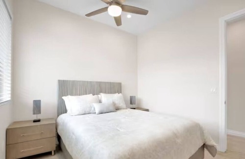 Northridge House | Charming Designer Villa Monthly Rental