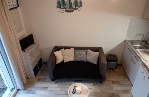 Les Mathes House | Charming detached house sleeps 4 - ideal for 2 adults and 2 children