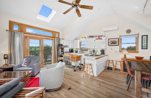 East Sandwich Cottage | Charming Dog Friendly East Sandwich Beach Cottage
