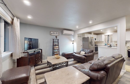 Port Orchard House | Charming Dog-friendly Home w/Enclosed Yard, Outdoor Hot Tub, Gas Grill, & W/D