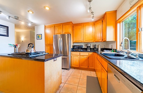 Fortuna House | Charming dog-friendly home with fireplace, pool table & access to fitness room