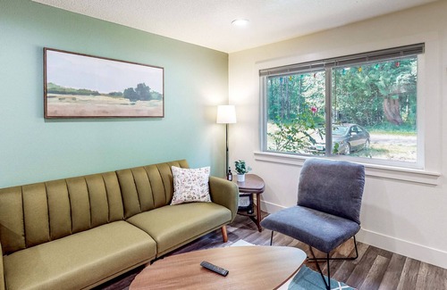 Lewis County Apartment | Charming dog-friendly home with mountain view, kitchenette, & W/D