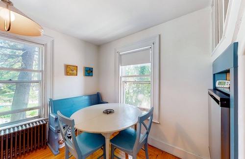 Camden Apartment | Charming dog-friendly studio with kitchenette, balcony, fast WiFi, & W/D
