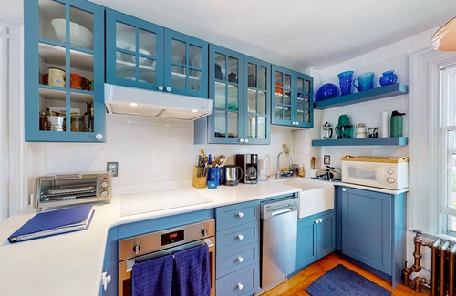 Camden Apartment | Charming dog-friendly studio with kitchenette, balcony, fast WiFi, & W/D