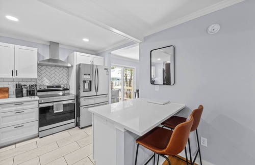 Southern Pines House | Charming Downtown Corner Cottage - 1 Block Walk to Food & Fun - Dog Friendly