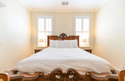 Edenton Bed & Breakfast | Charming downtown Edenton location with homemade breakfast daily
