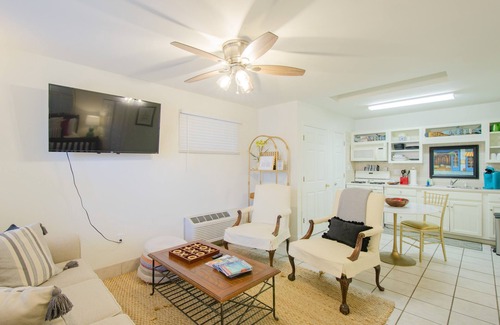 Fairhope House | Charming Downtown Fairhope Cottage – Walk to Everything!