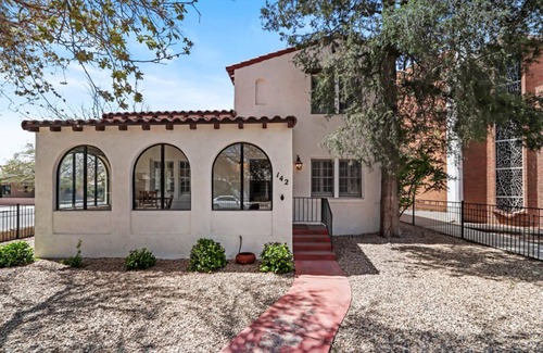 Las Cruces House | Charming Downtown Home
