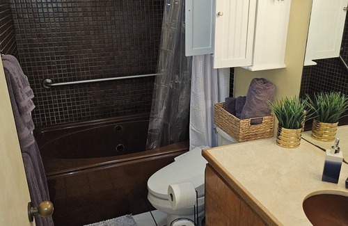Downtown Honolulu Apartment | Charming Downtown Honolulu Apartment: 1-bed, 1-bath, Full Kitchen & Washer/Dryer