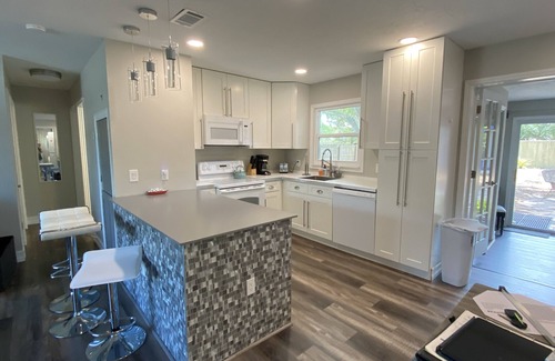 Downtown House | Charming Downtown Sarasota Cottage- near Legacy Trail and 10 min to beach!